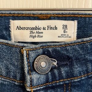 Abercrombie & Fitch The Mom High Rise Blue Jeans
